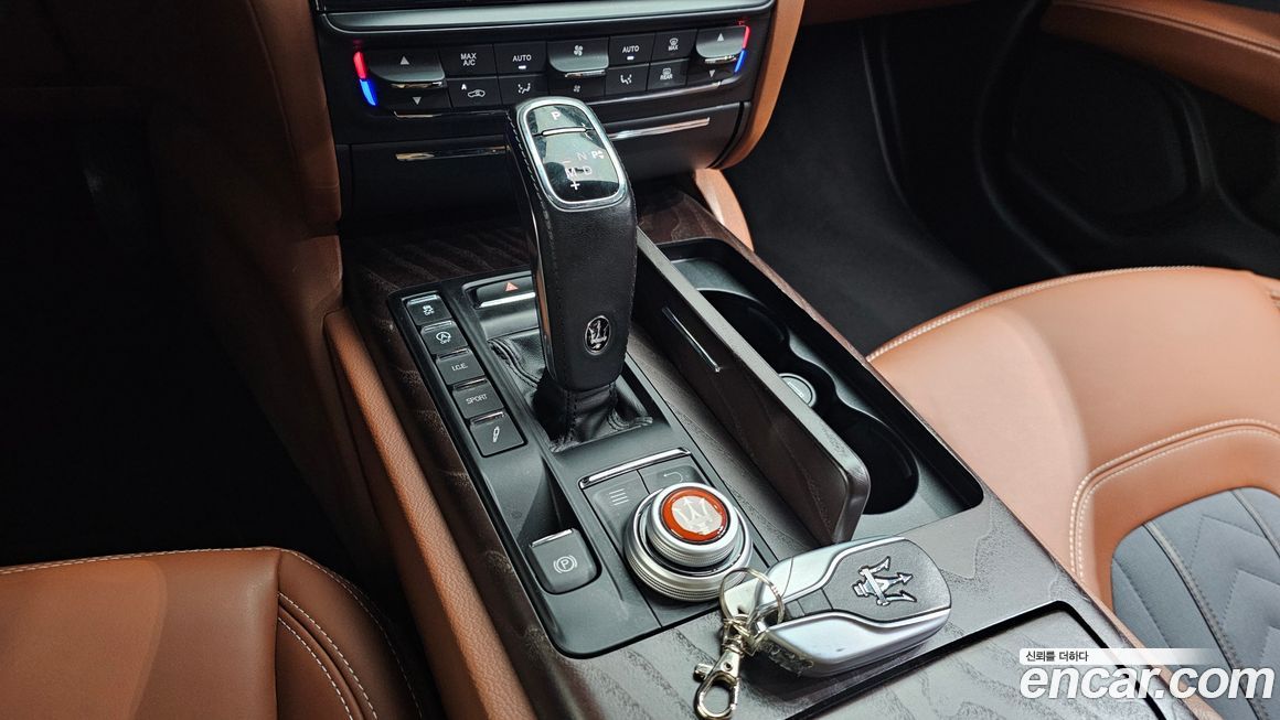 Maserati Quattroporte 2020