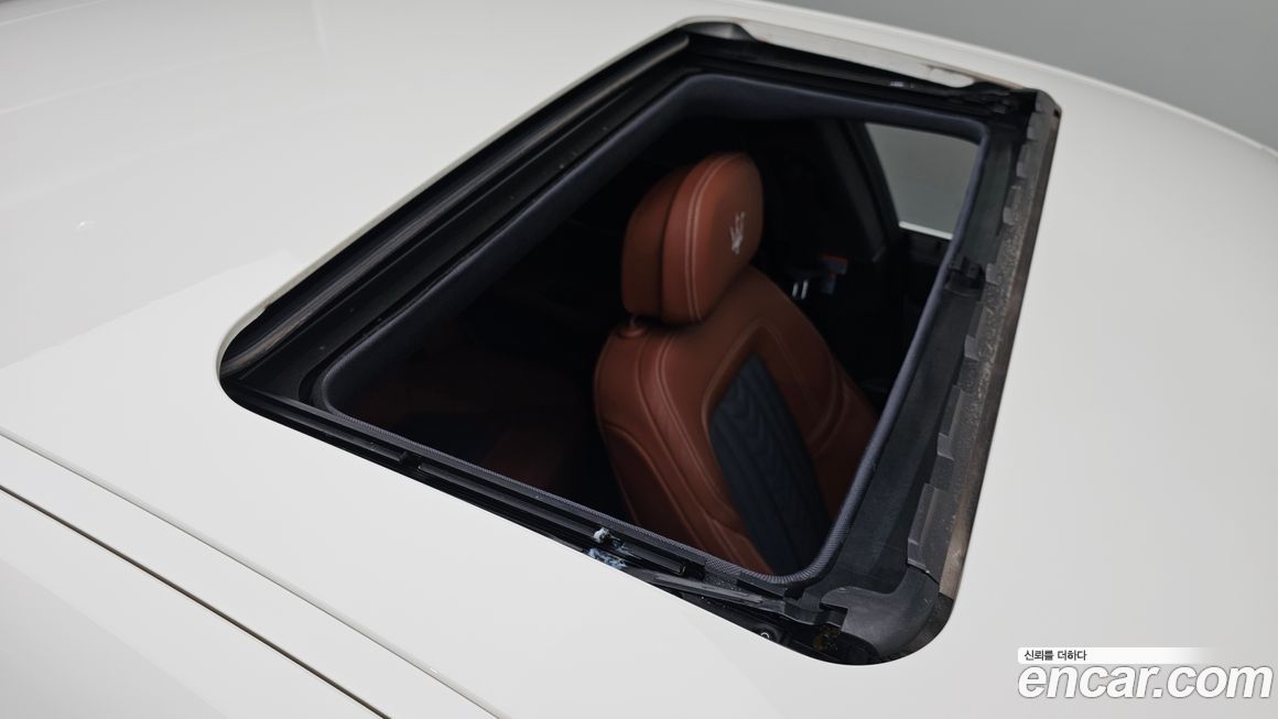 Maserati Quattroporte 2020