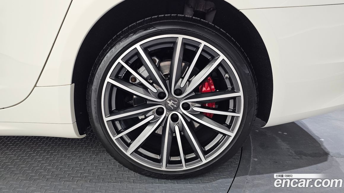 Maserati Quattroporte 2020