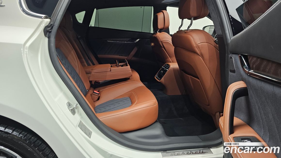 Maserati Quattroporte 2020