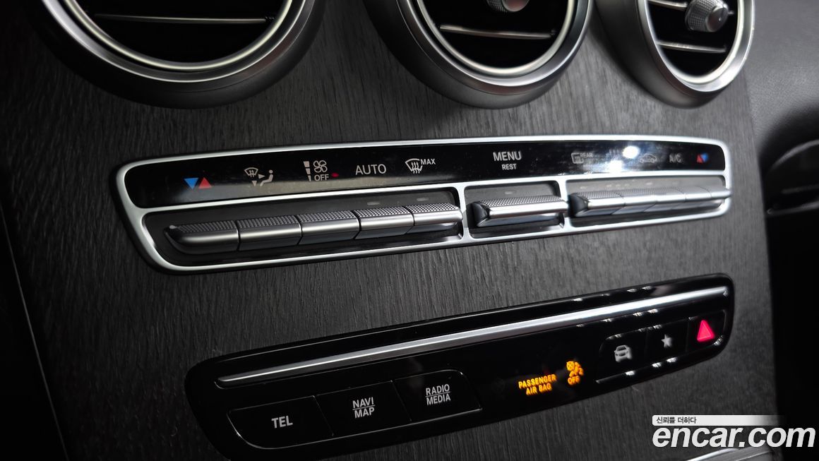 Mercedes-Benz GLC-Class 2021