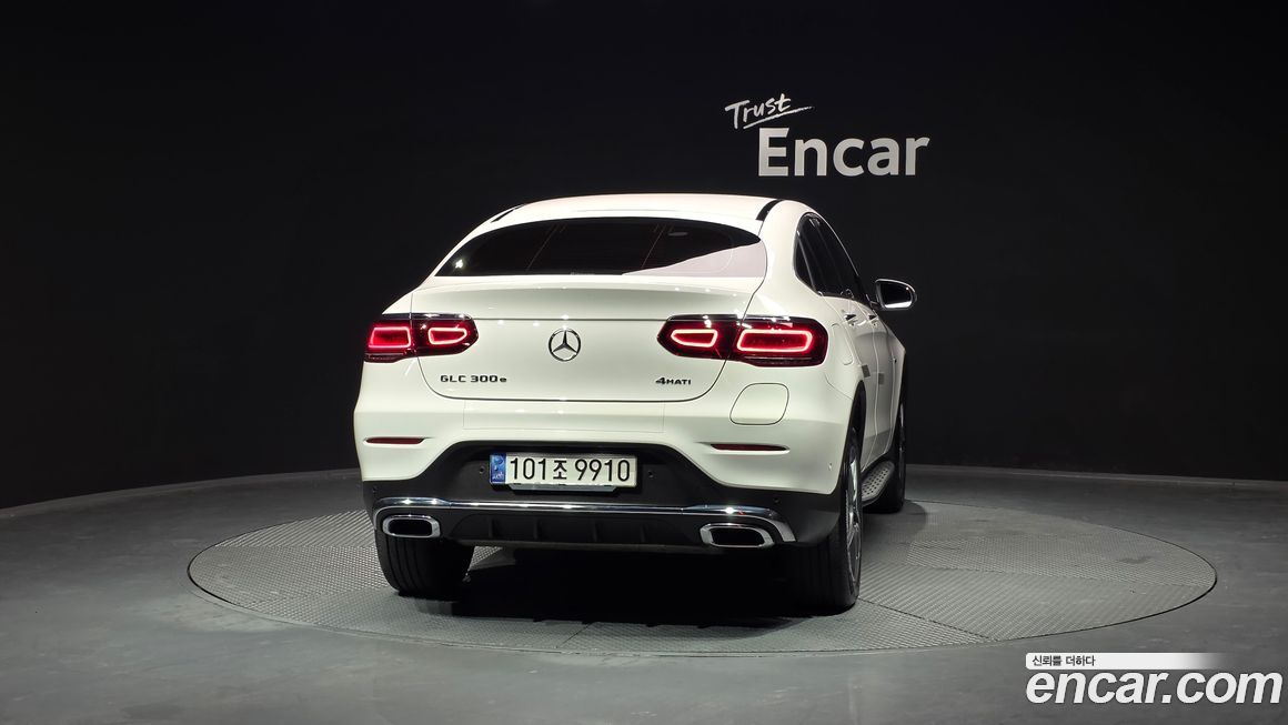 Mercedes-Benz GLC-Class 2021