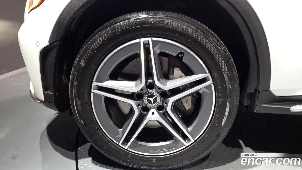 Mercedes-Benz GLC-Class 2021