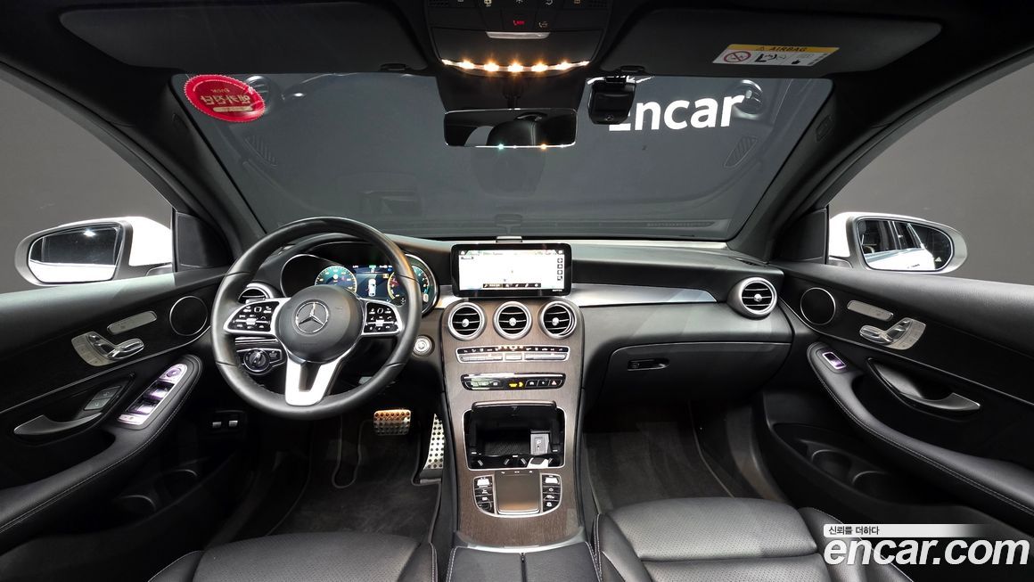 Mercedes-Benz GLC-Class 2021