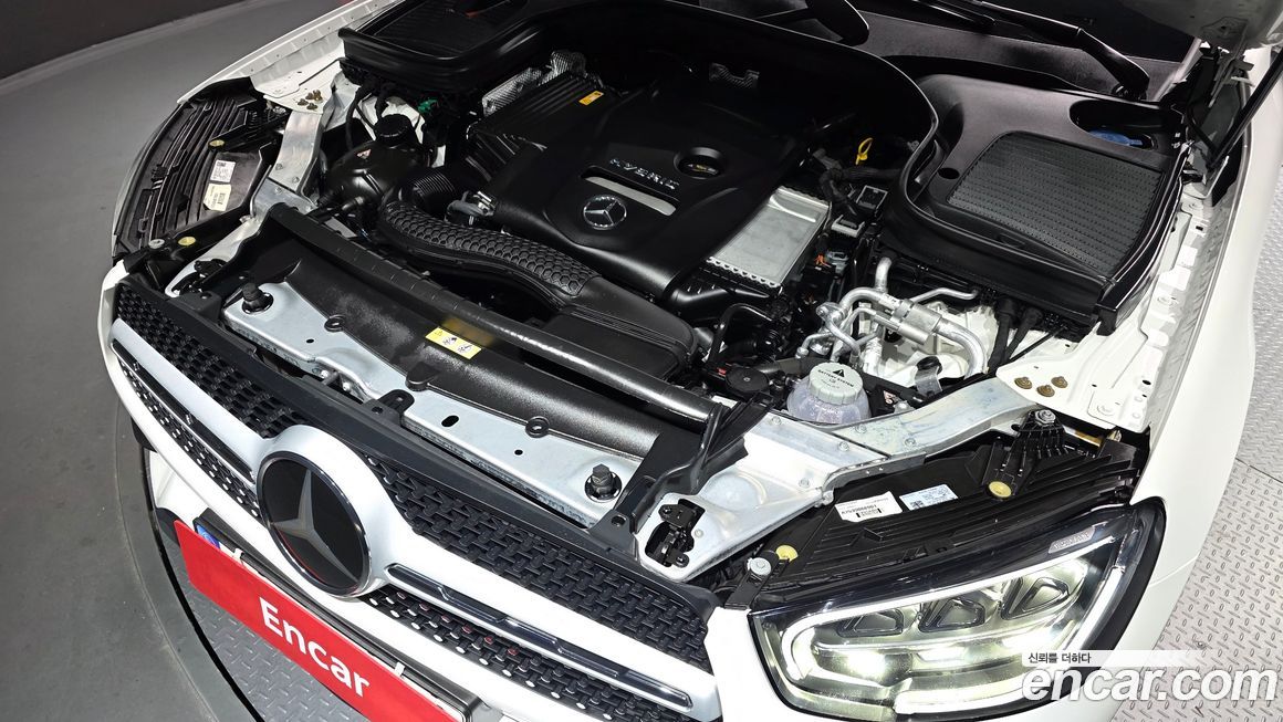 Mercedes-Benz GLC-Class 2021