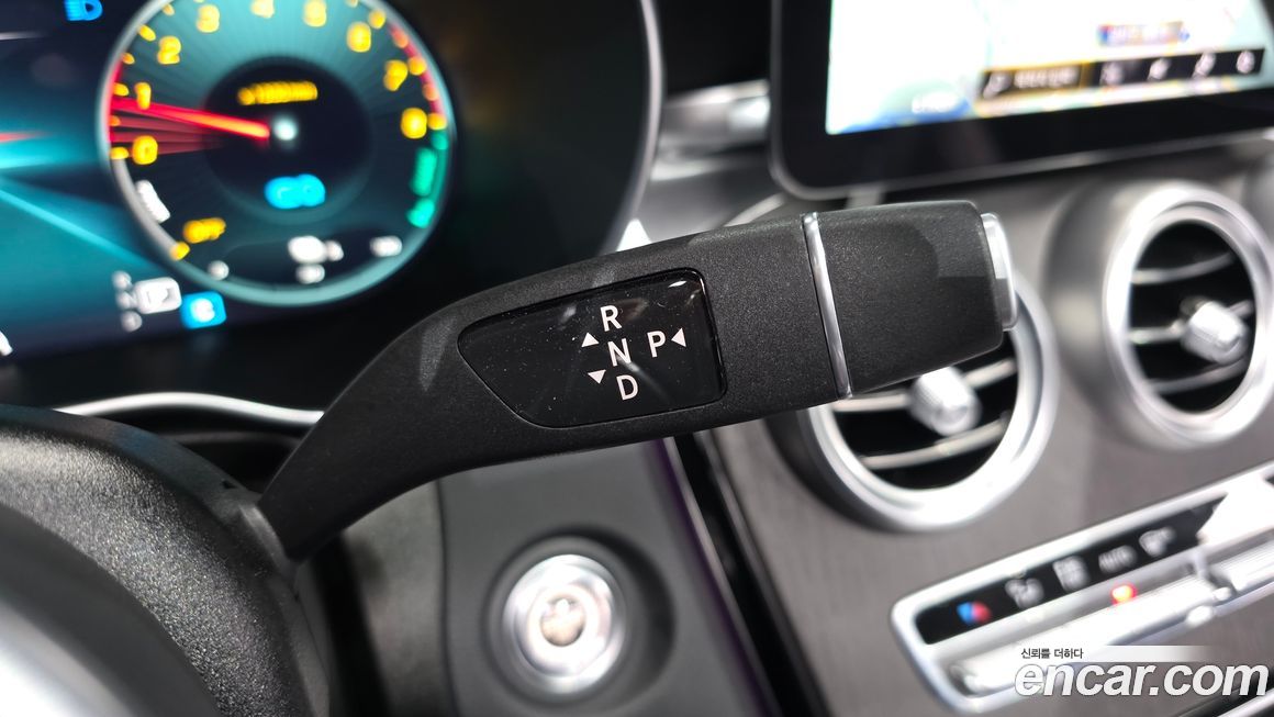 Mercedes-Benz GLC-Class 2021