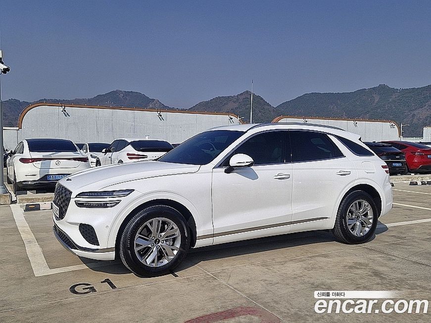 Genesis GV70 2025