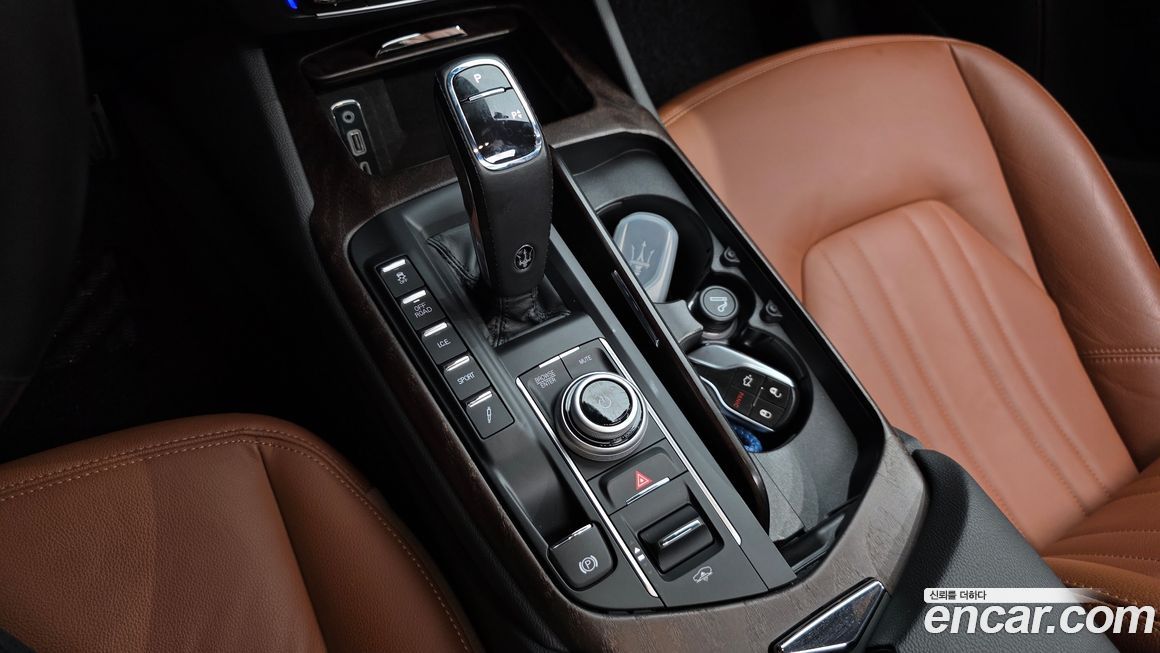 Maserati Levante 2022