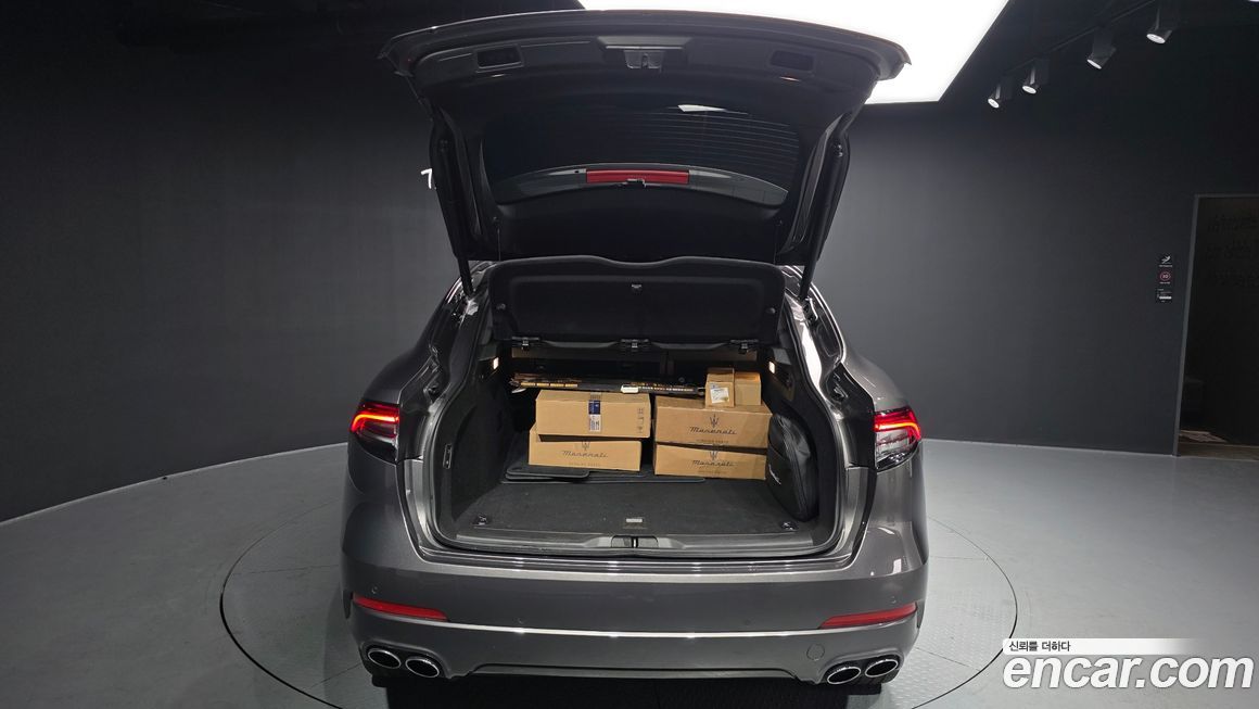 Maserati Levante 2022