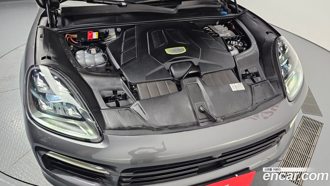 Porsche Cayenne 2021