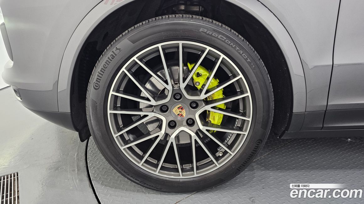 Porsche Cayenne 2021