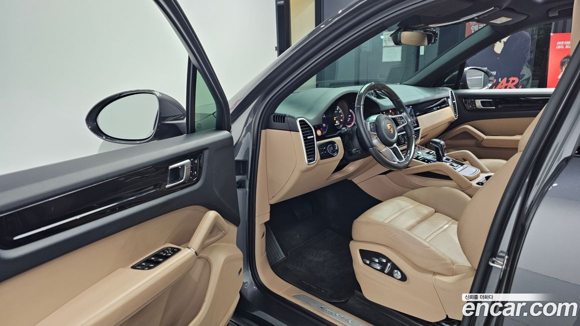 Porsche Cayenne 2021