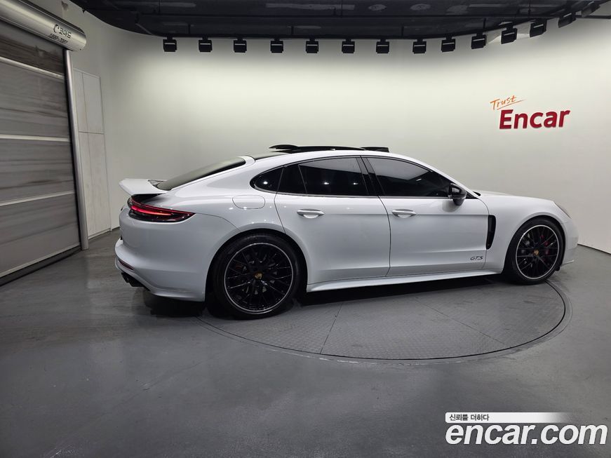 Porsche Panamera 2020