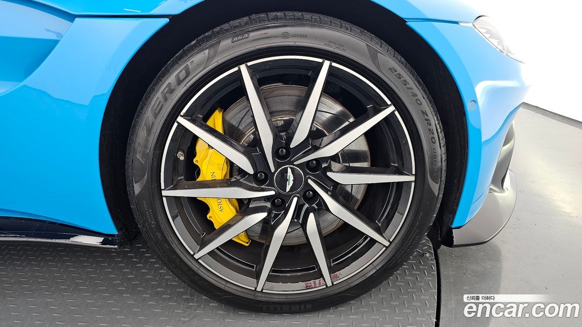 Astonmartin Vantage 2019