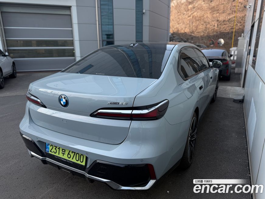 BMW i7 2025