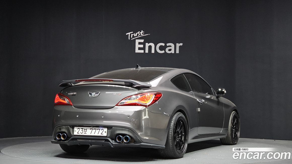 Hyundai Genesis 2012