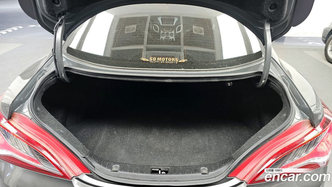 Hyundai Genesis 2012