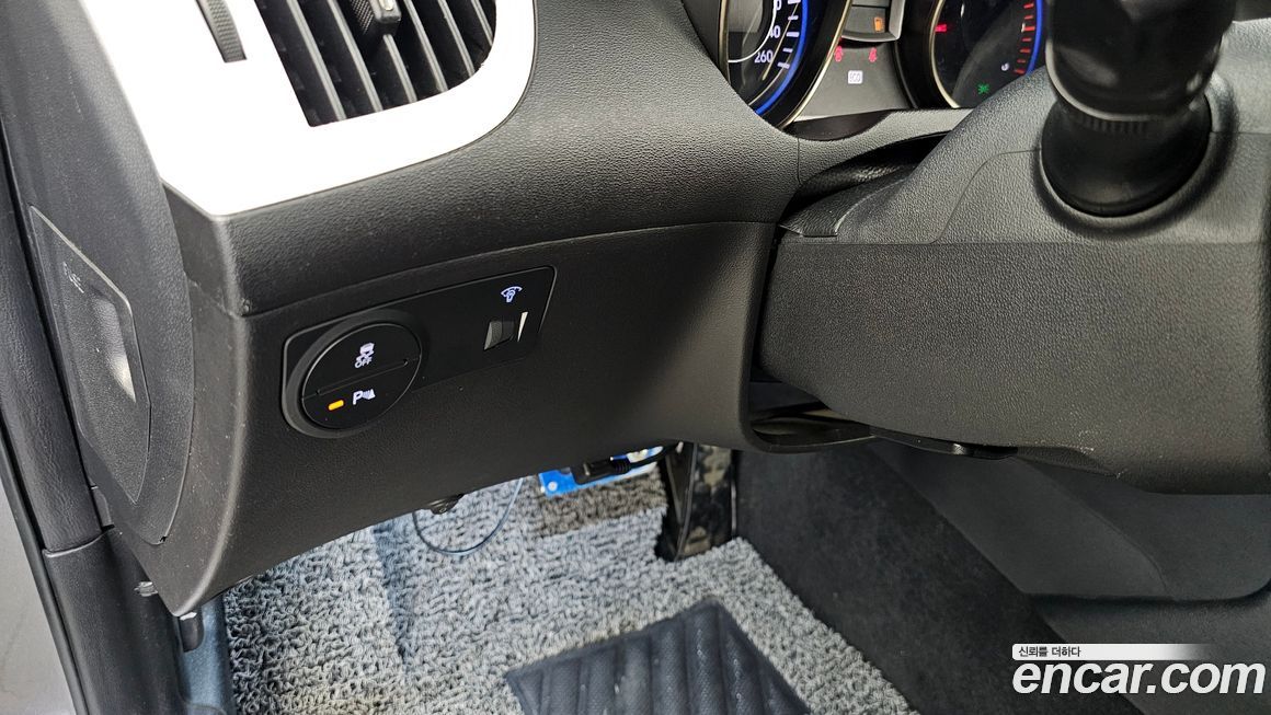 Hyundai Genesis 2012