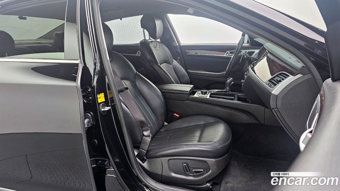 Hyundai Genesis 2014