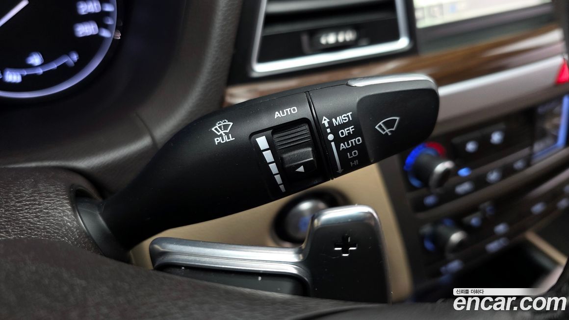 Hyundai Genesis 2016