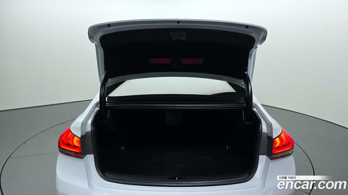 Hyundai Genesis 2016