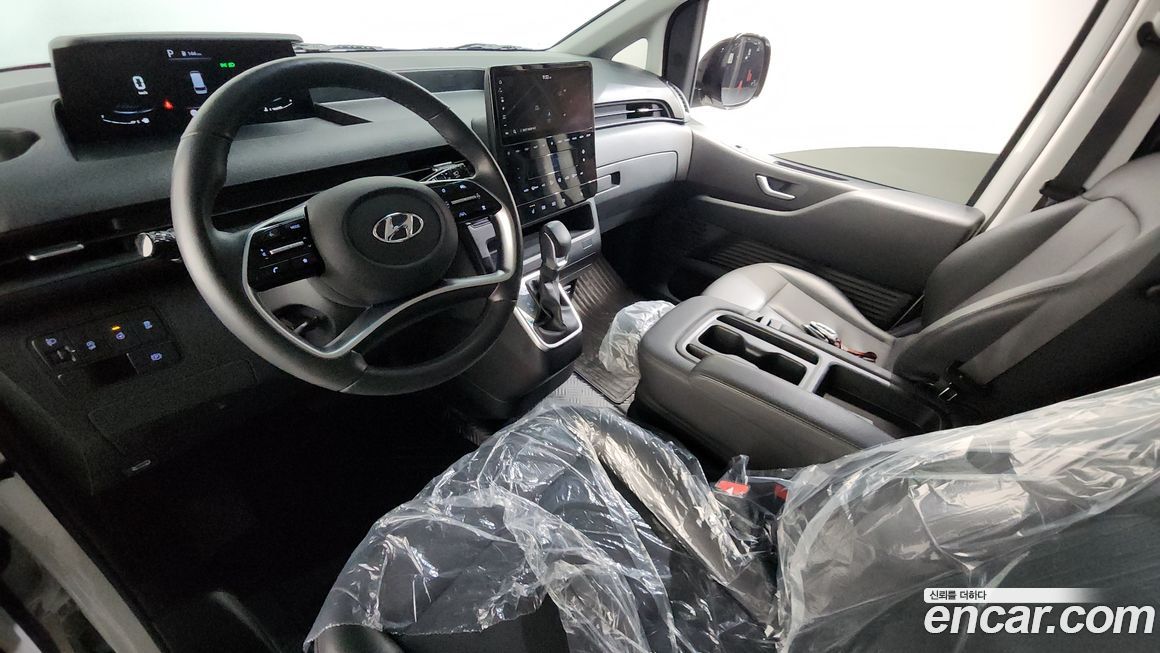 Hyundai Staria 2024