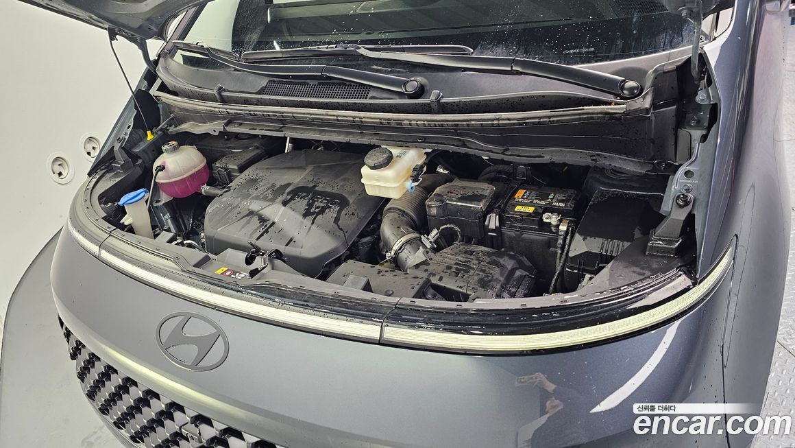 Hyundai Staria 2025