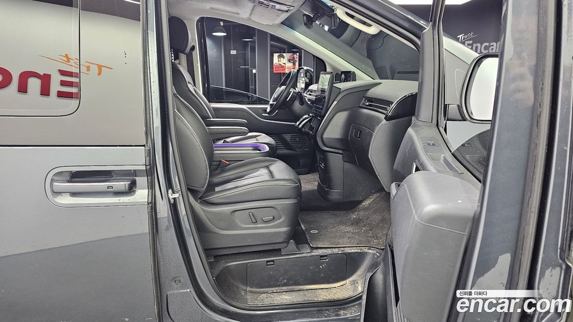 Hyundai Staria 2025
