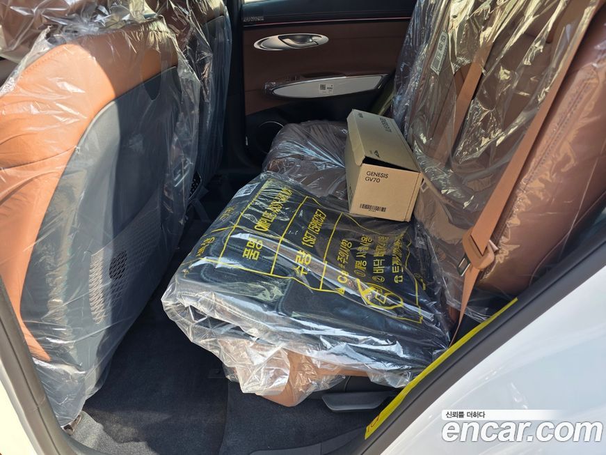 Genesis GV70 2025