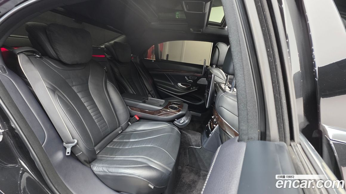 Mercedes-Benz S-Class 2020