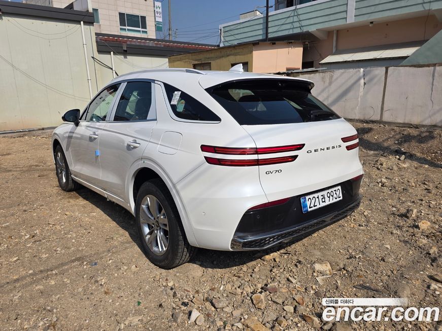 Genesis GV70 2025