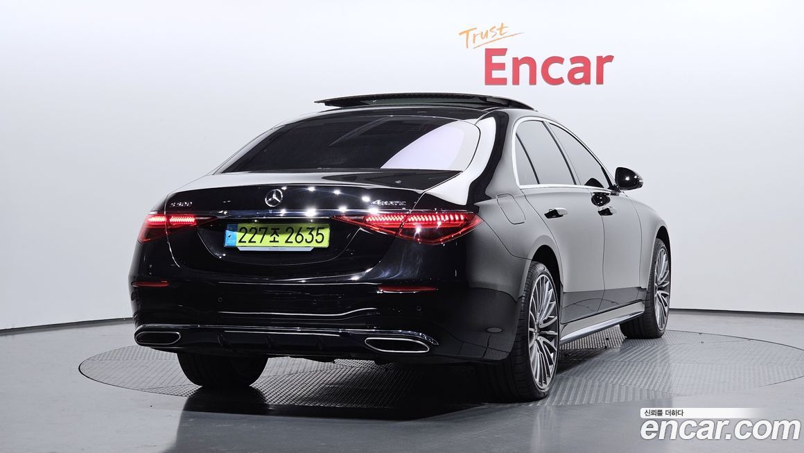 Mercedes-Benz S-Class 2024