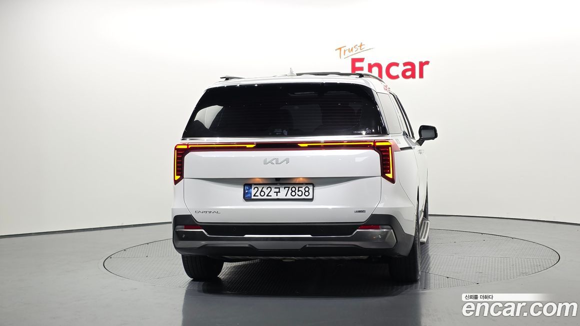 Kia Canival 2024