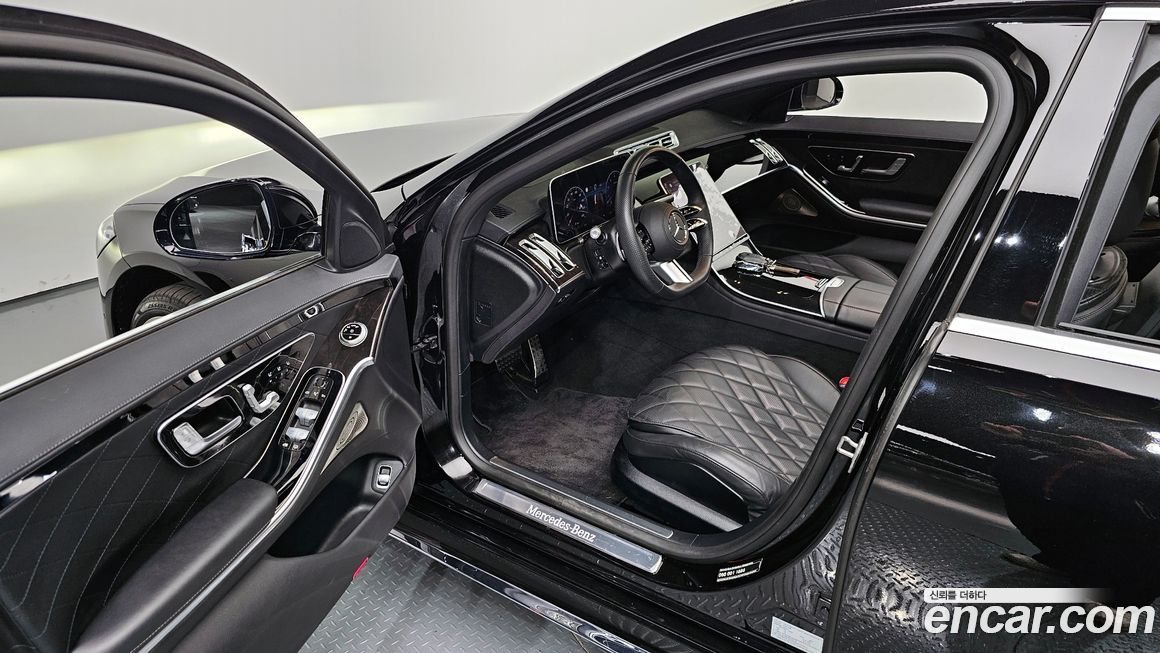Mercedes-Benz S-Class 2024
