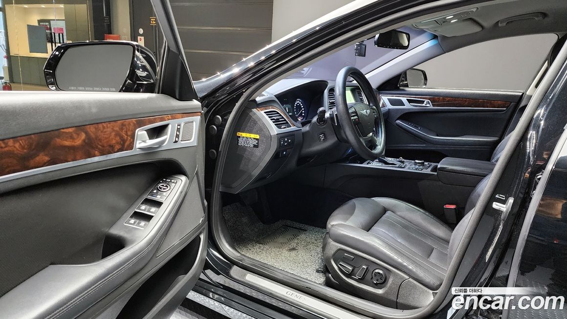 Hyundai Genesis 2014