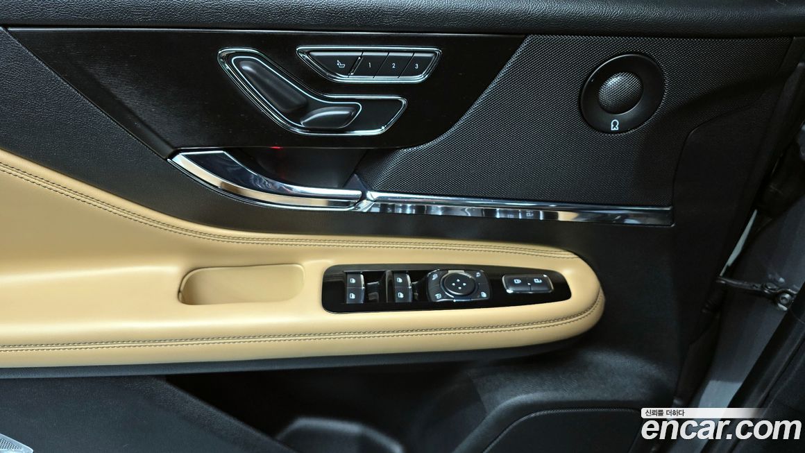 Lincoln Corsair 2021