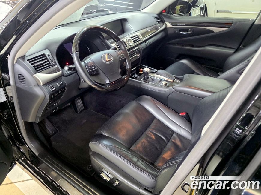 Lexus LS 2014