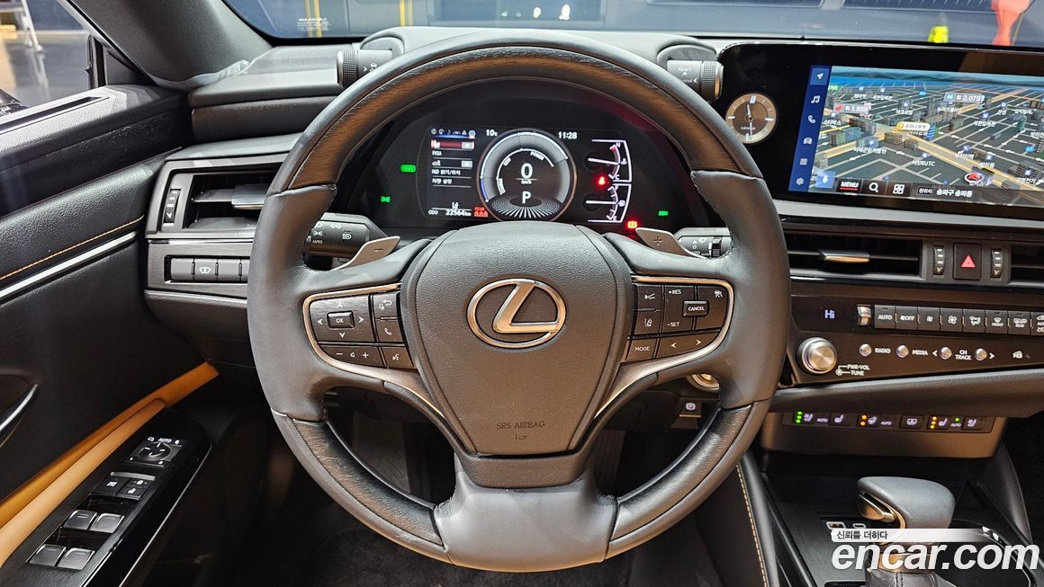 Lexus ES 2024