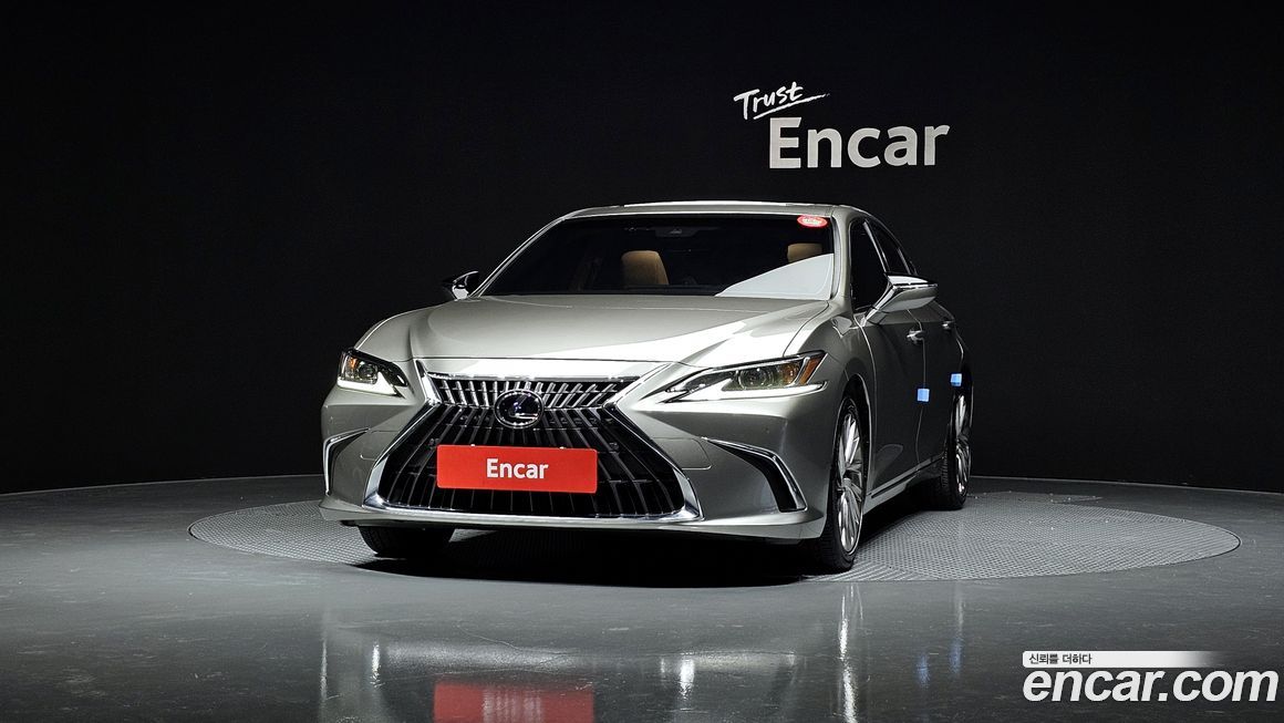 Lexus ES 2024