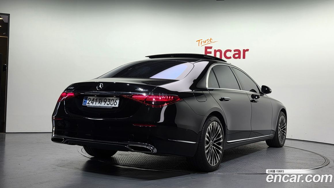 Mercedes-Benz S-Class 2021