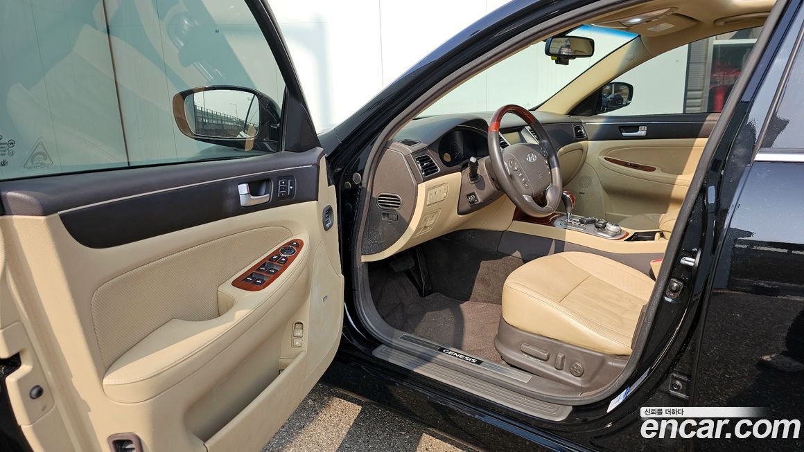 Hyundai Genesis 2014