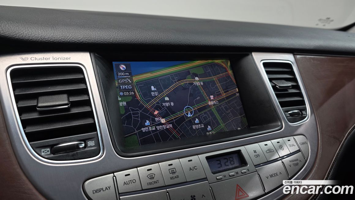 Hyundai Genesis 2012