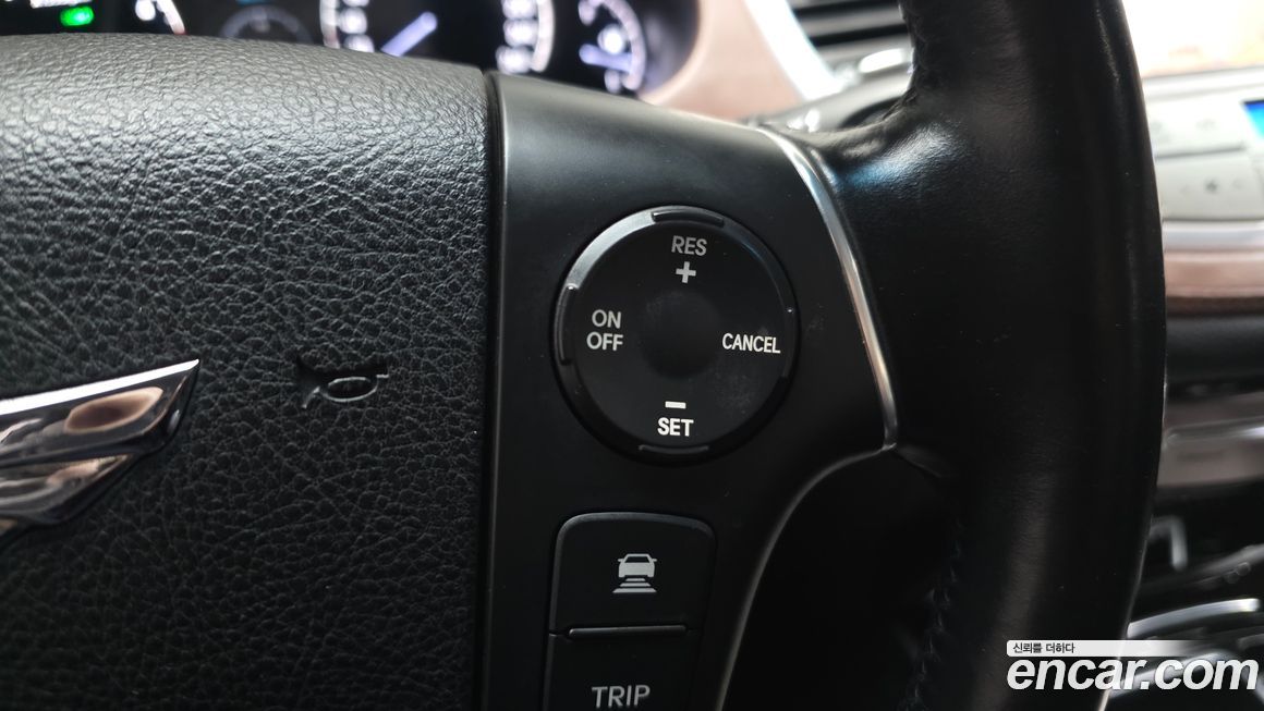 Hyundai Genesis 2012