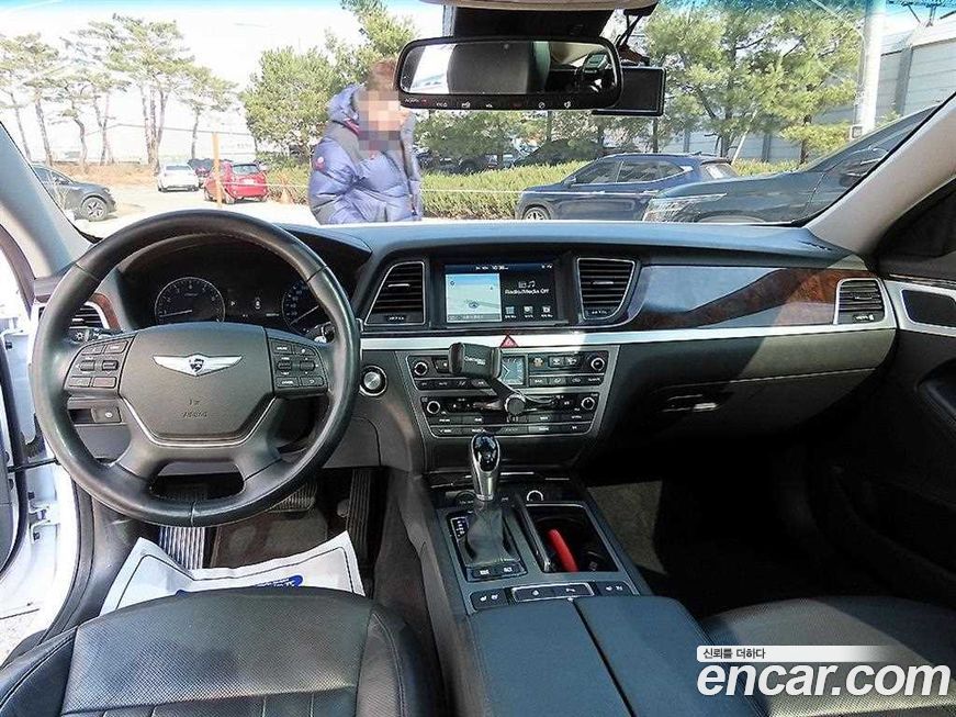 Hyundai Genesis 2016