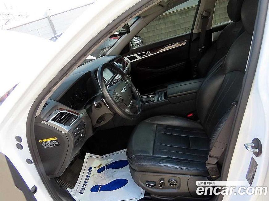 Hyundai Genesis 2016