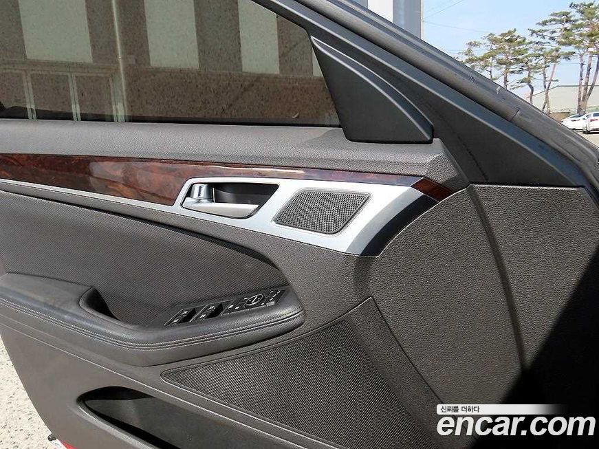 Hyundai Genesis 2016