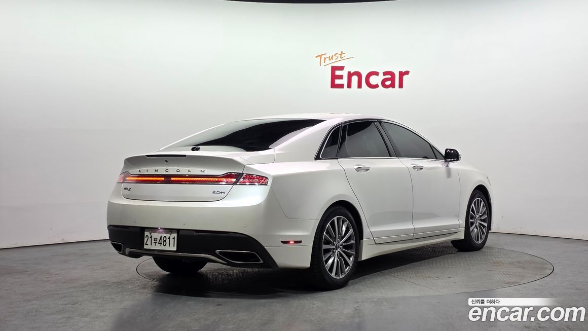 Lincoln MKZ 2020
