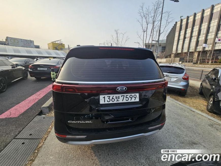 Kia Canival 2021