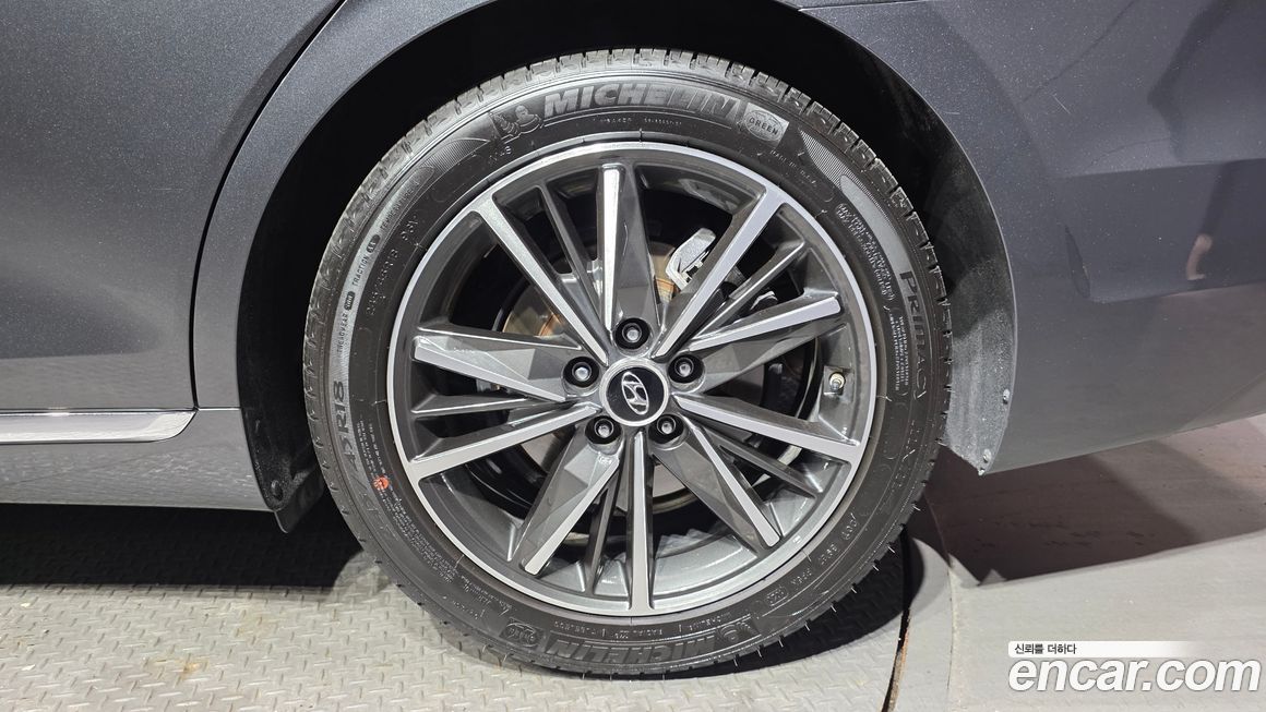 Hyundai Grandeur 2020