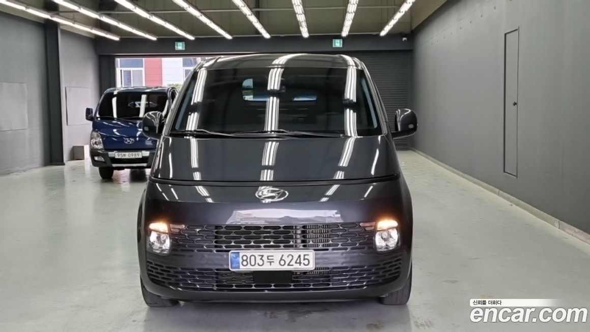 Hyundai Staria 2023